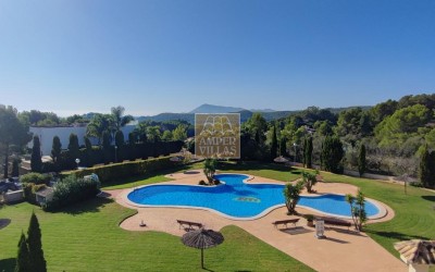 Lovely ground floor apartment with a large terrace.